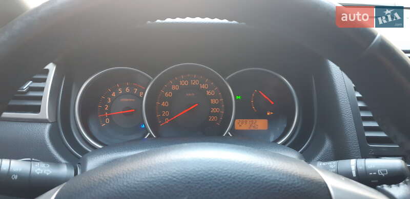 Хетчбек Nissan TIIDA 2008 в Вінниці