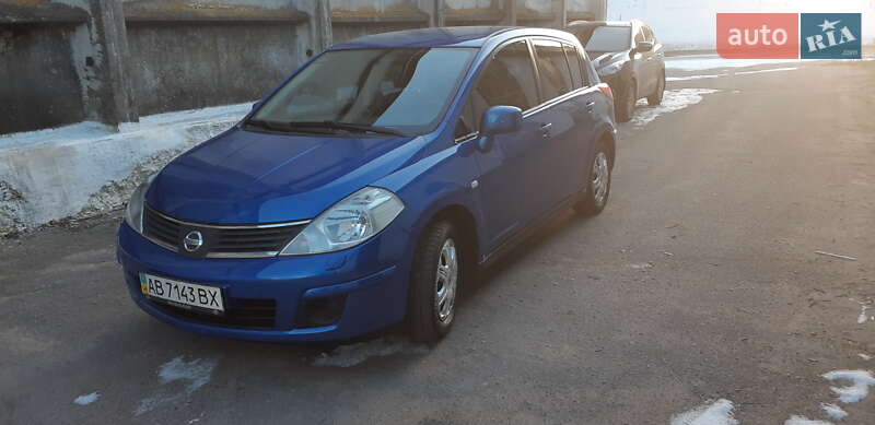 Хетчбек Nissan TIIDA 2008 в Вінниці