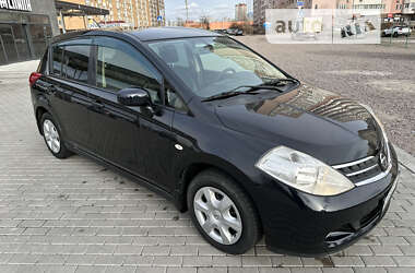 Хэтчбек Nissan TIIDA 2012 в Киеве