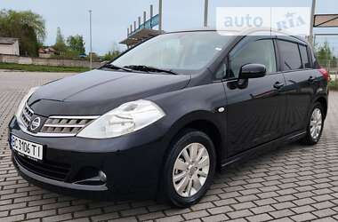 Хэтчбек Nissan TIIDA 2010 в Львове