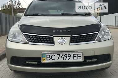 Хэтчбек Nissan TIIDA 2008 в 