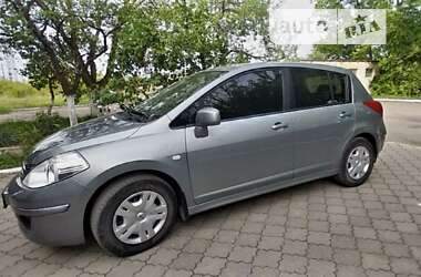 Хетчбек Nissan TIIDA 2011 в Мукачевому