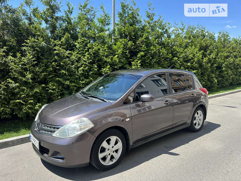 Хетчбек Nissan TIIDA 2009 в Києві