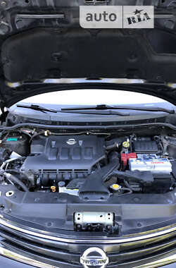 Хэтчбек Nissan TIIDA 2011 в 