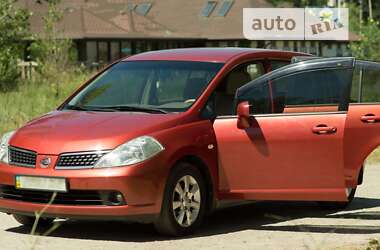 Хэтчбек Nissan TIIDA 2008 в Кременчуге