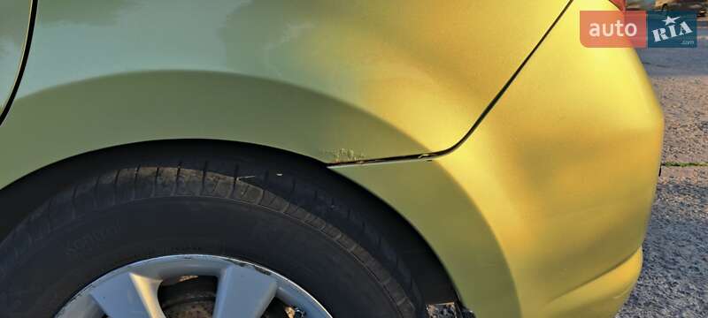 Хетчбек Nissan TIIDA 2008 в Ладижині