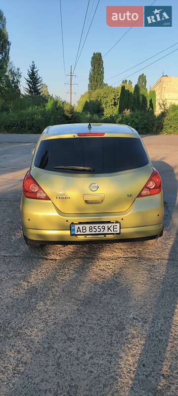 Хетчбек Nissan TIIDA 2008 в Ладижині