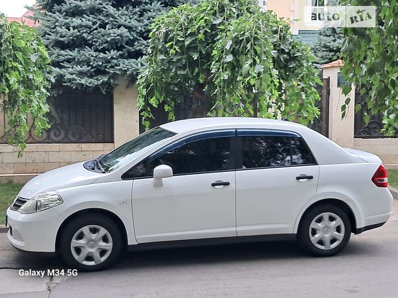 Седан Nissan TIIDA 2012 в Одессе