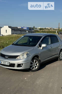 Седан Nissan TIIDA 2008 в Рівному