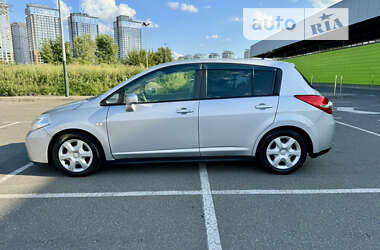 Хетчбек Nissan TIIDA 2012 в 