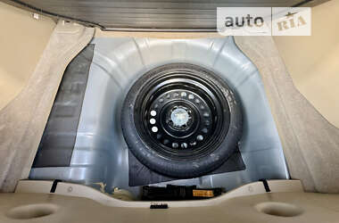 Хетчбек Nissan TIIDA 2012 в 