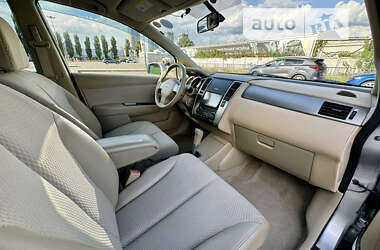 Хетчбек Nissan TIIDA 2012 в 