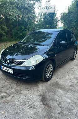 Хэтчбек Nissan TIIDA 2008 в Киеве