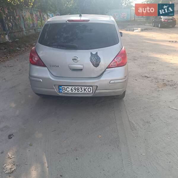 Хэтчбек Nissan TIIDA 2008 в Львове