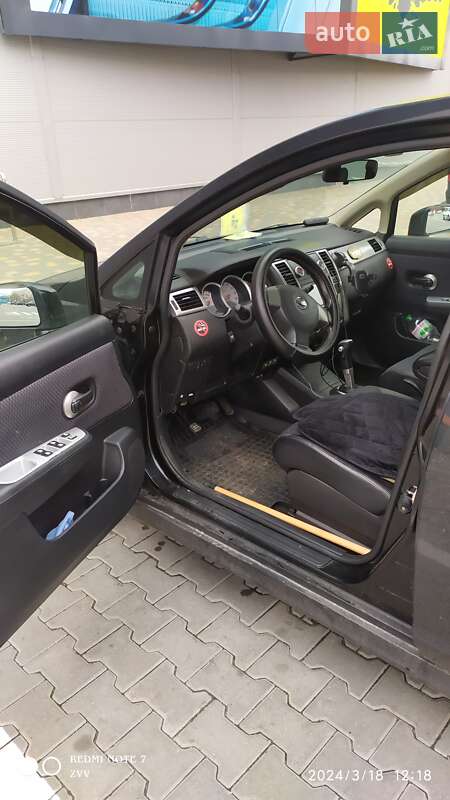 Хетчбек Nissan TIIDA 2011 в Одесі