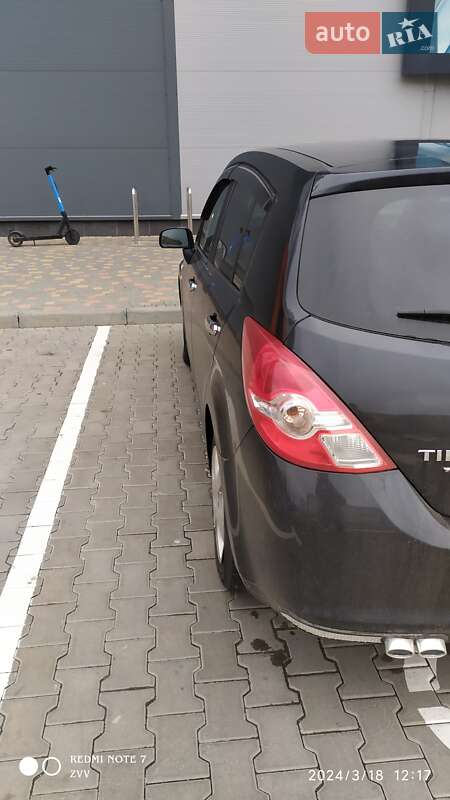 Хетчбек Nissan TIIDA 2011 в Одесі