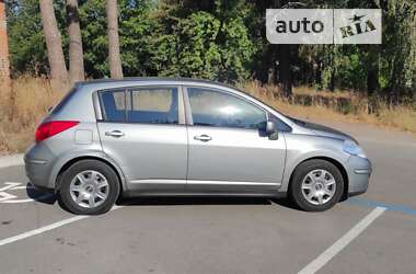 Хэтчбек Nissan TIIDA 2007 в Чернигове