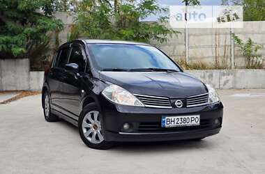 Хэтчбек Nissan TIIDA 2008 в Киеве