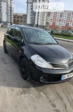 Хэтчбек Nissan TIIDA 2011 в Львове