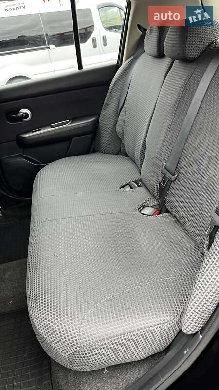 Хэтчбек Nissan TIIDA 2008 в Новояворовске