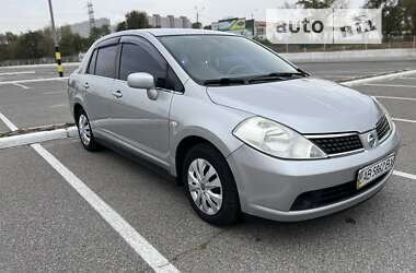 Седан Nissan TIIDA 2007 в Киеве