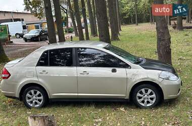 Седан Nissan TIIDA 2007 в Киеве