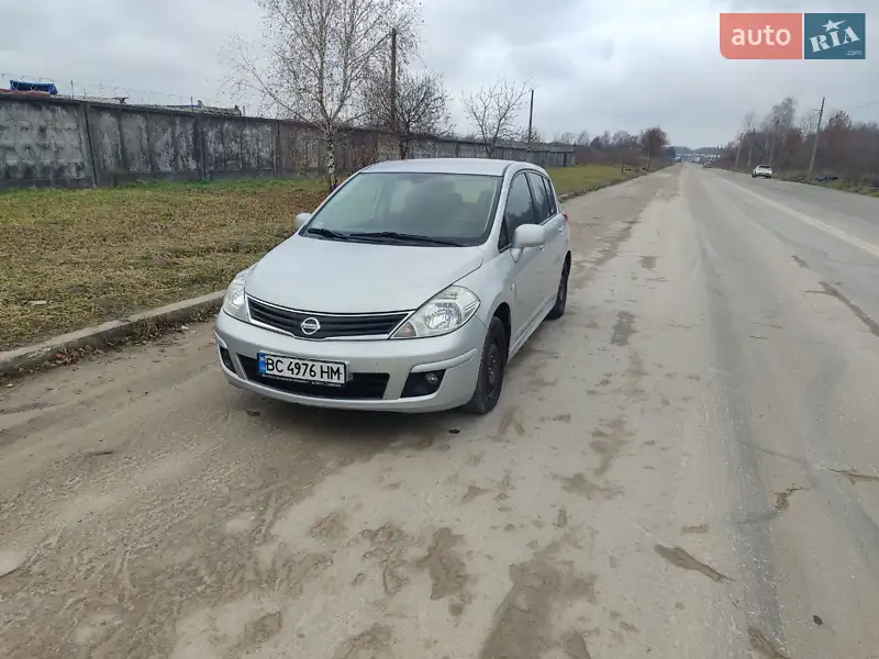 Nissan TIIDA