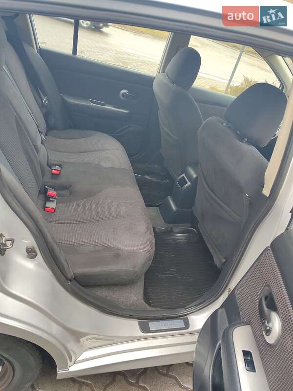 Хэтчбек Nissan TIIDA 2010 в Львове фото 11 Хэтчбек Nissan TIIDA 2010 в Львове