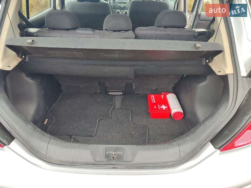 Хэтчбек Nissan TIIDA 2010 в Львове фото 13 Хэтчбек Nissan TIIDA 2010 в Львове