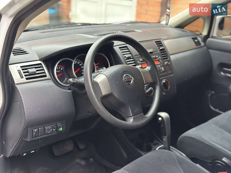 Хетчбек Nissan TIIDA 2012 в Києві фото 16 Хетчбек Nissan TIIDA 2012 в Києві