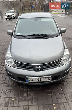 Хетчбек Nissan TIIDA 2007 в Дніпрі