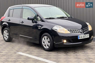 Хетчбек Nissan TIIDA 2011 в Києві