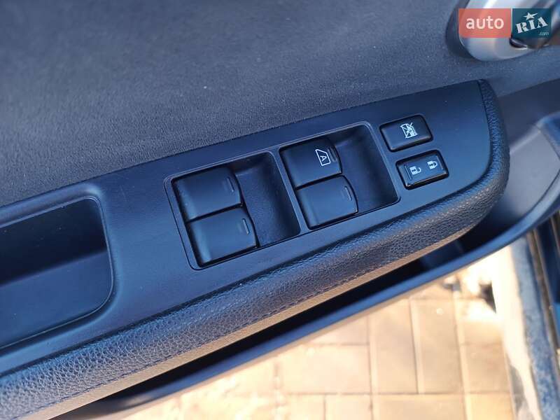 Хэтчбек Nissan TIIDA 2012 в Липовце