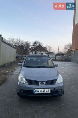 Седан Nissan TIIDA 2007 в Ровно