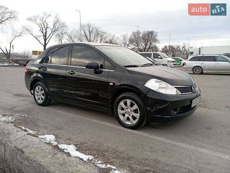 Седан Nissan TIIDA 2007 в Киеве