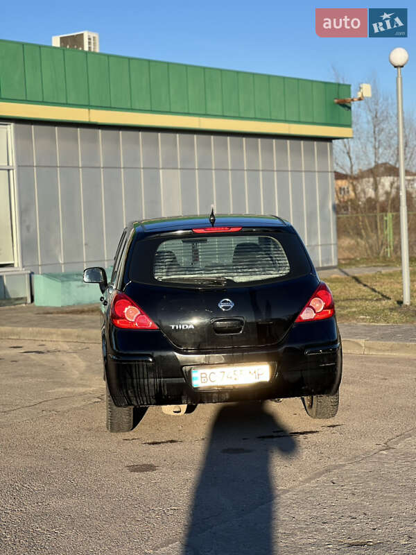 Хетчбек Nissan TIIDA 2009 в Кам'янці-Бузькій