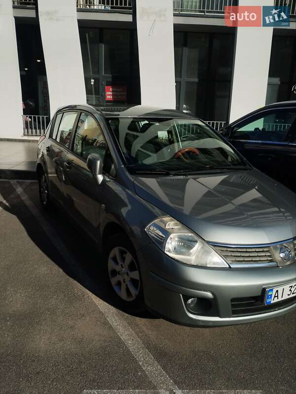 Хетчбек Nissan TIIDA 2008 в Вишневому