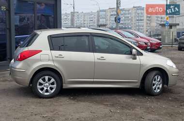 Хэтчбек Nissan TIIDA 2012 в 
