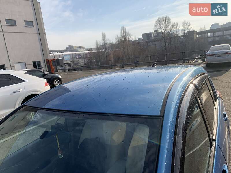 Хэтчбек Nissan TIIDA 2007 в Киеве