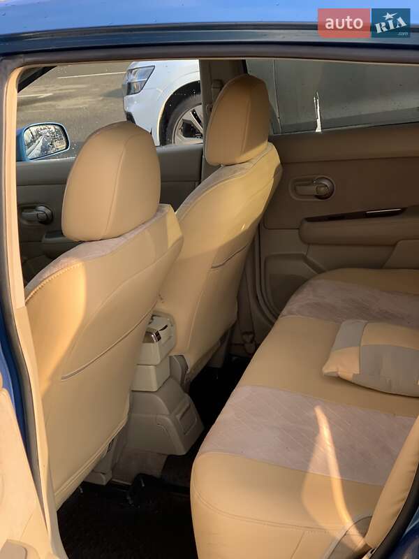 Хэтчбек Nissan TIIDA 2007 в Киеве