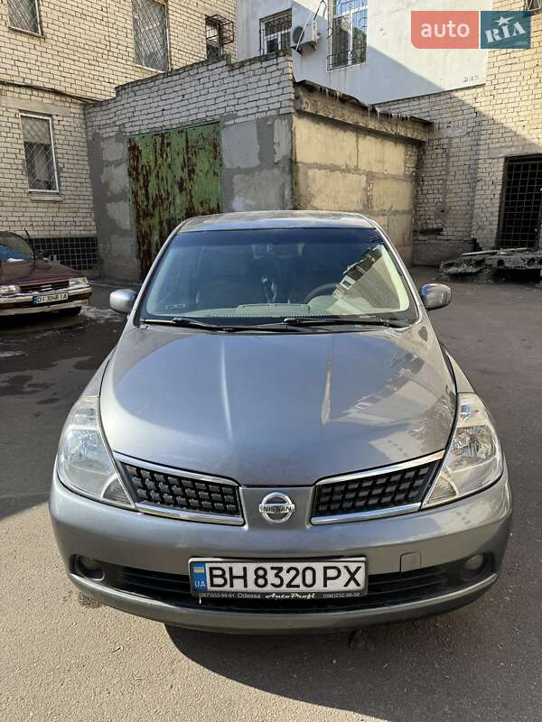 Хэтчбек Nissan TIIDA 2007 в Одессе