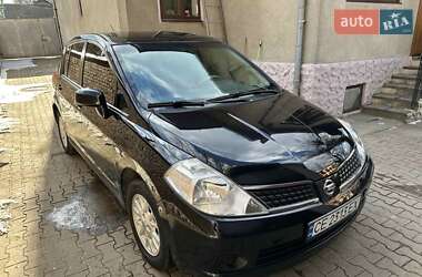 Хетчбек Nissan TIIDA 2007 в Чернівцях