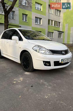 Седан Nissan TIIDA 2011 в 