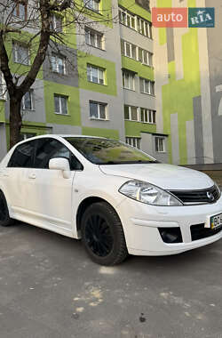 Седан Nissan TIIDA 2011 в Львові