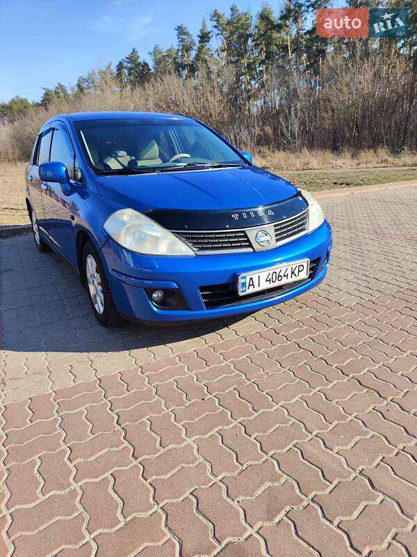 Nissan TIIDA 2007