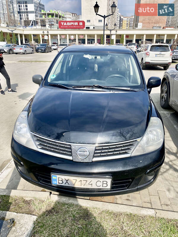 Хэтчбек Nissan TIIDA 2011 в Хмельницком