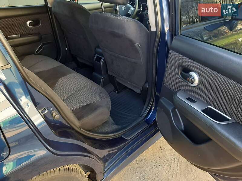 Хэтчбек Nissan TIIDA 2012 в Полтаве