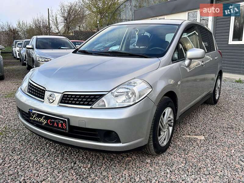 Nissan TIIDA 2008