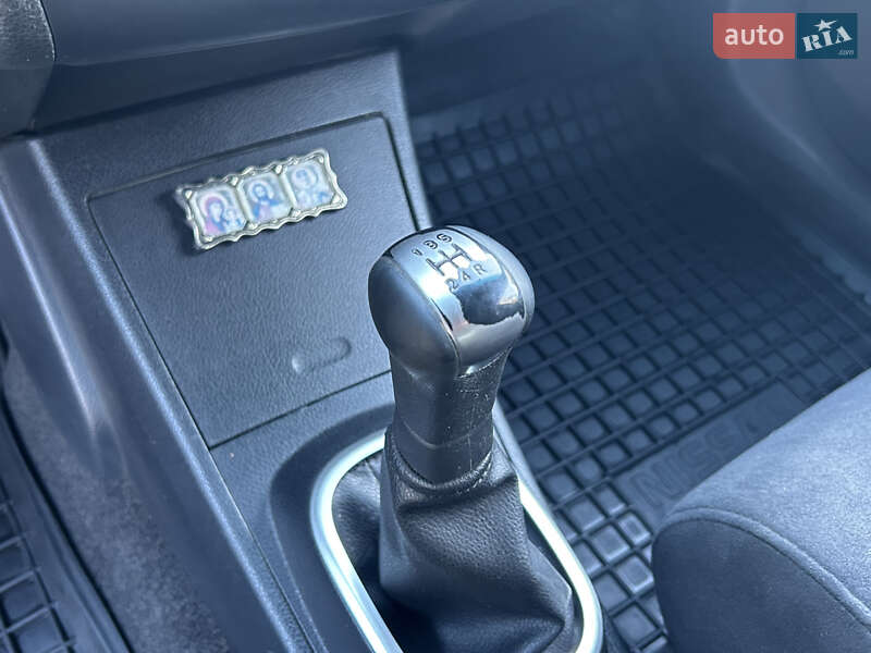 Седан Nissan TIIDA 2008 в Миколаєві