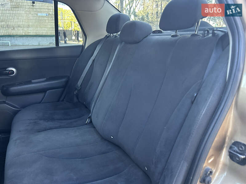 Седан Nissan TIIDA 2008 в Миколаєві